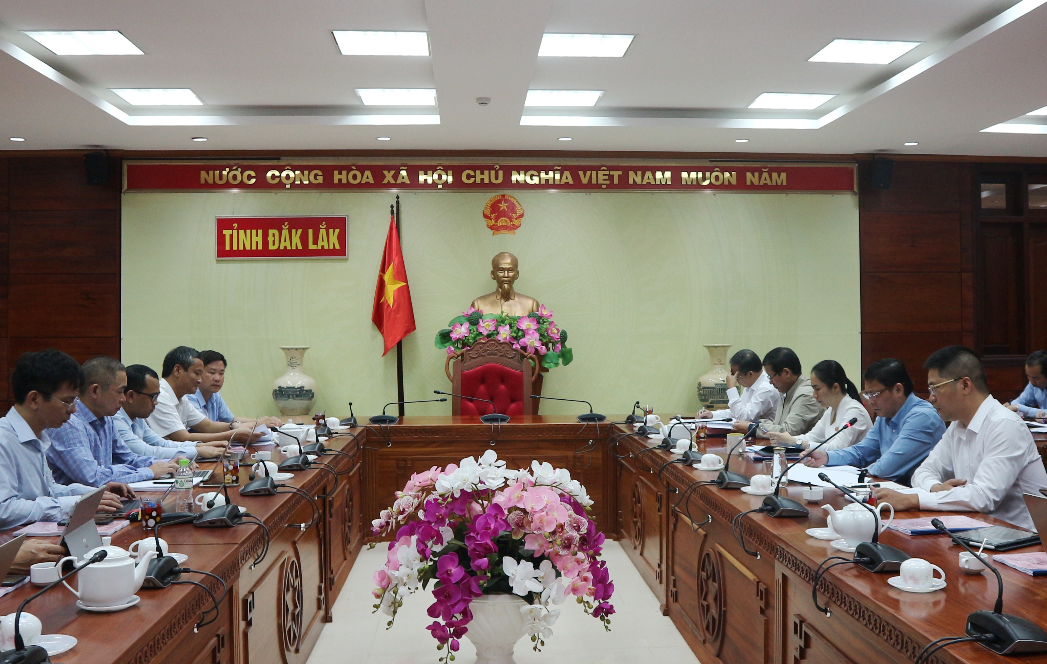 Họp tổ chức đóng điện trạm biến áp 500kV Xuân Thiện - Ea Súp